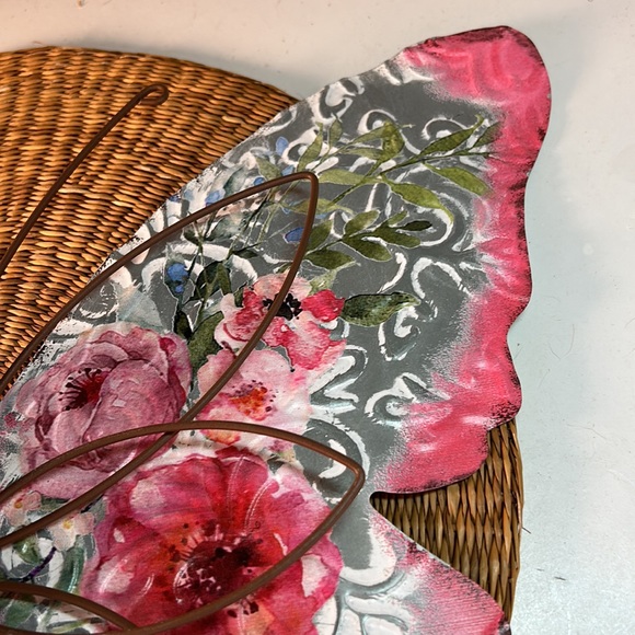 Beautiful Colorful Farmhouse Metal Butterfly Decor - Picture 2 of 10